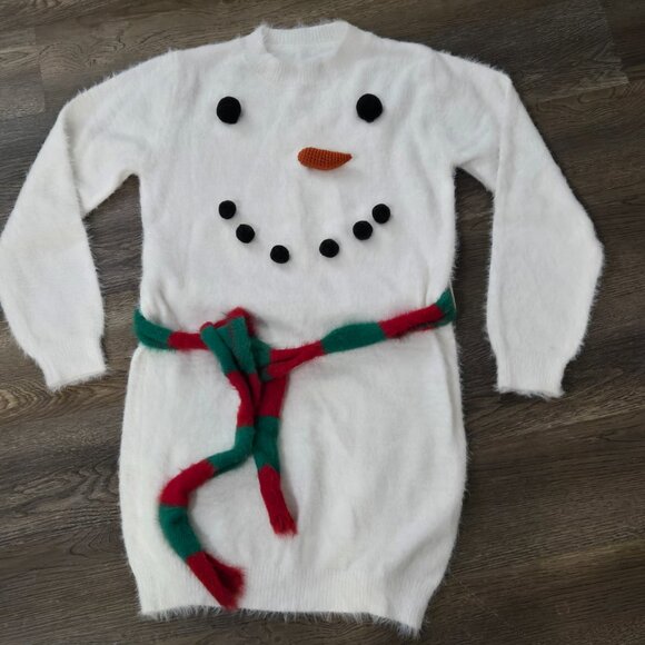 Soft and fluffy White Snowman Sweater dress, tunic length sweater - Picture 9 of 9